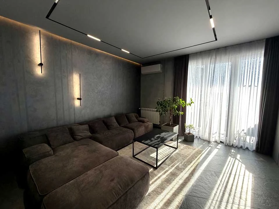 Apartment. Chernivtsi, Vienський Proyiz