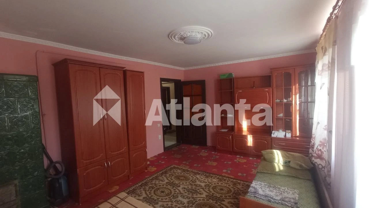 2-bedroom apartment with a private yard