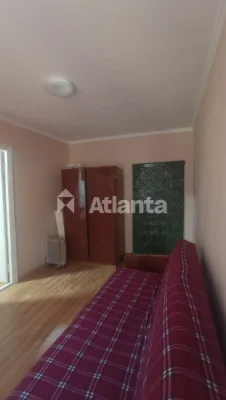 2-bedroom apartment with a private yard