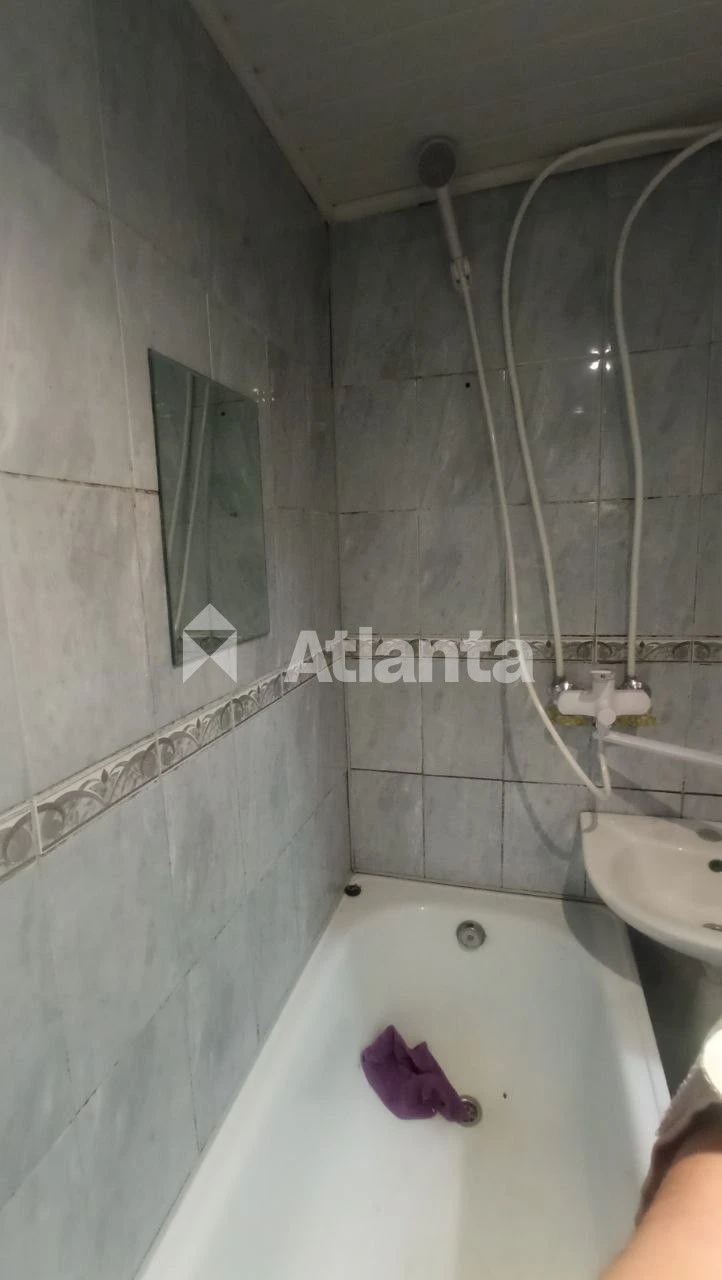 2-bedroom apartment with a private yard