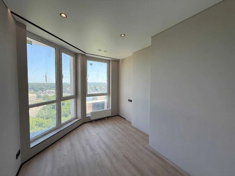 3-bedroom apartment renovated in a new comfort class residential complex