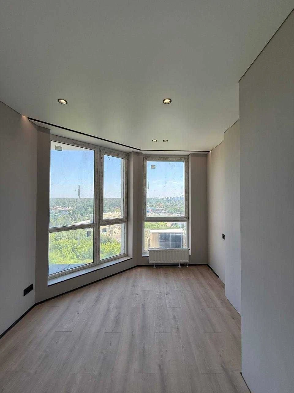 3-bedroom apartment renovated in a new comfort class residential complex