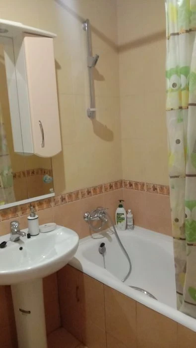 I am selling a 3-room apartment in the center of Zaporizhia