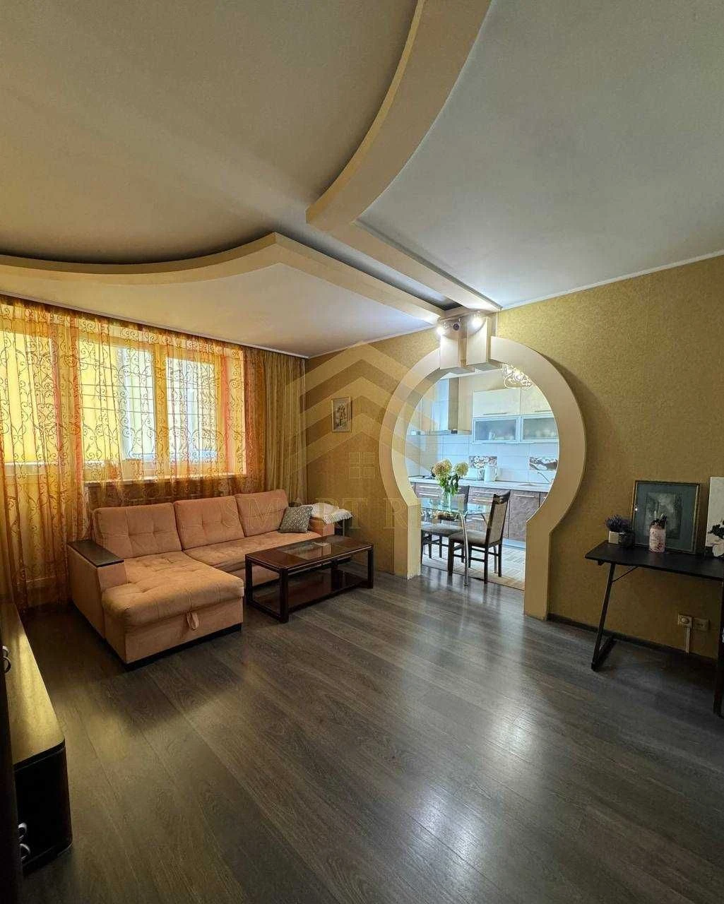Sale of a 3-room apartment with renovation in a new building at Andriyivsky 29-B