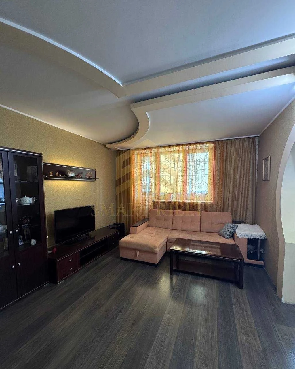 Sale of a 3-room apartment with renovation in a new building at Andriyivsky 29-B