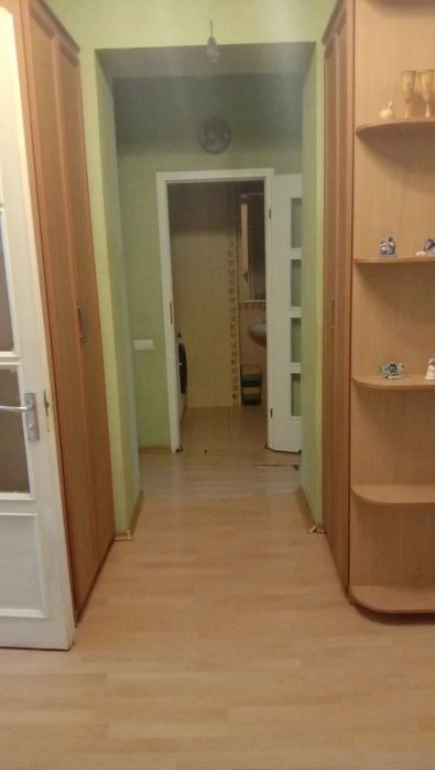 I am selling a 3-room apartment in the center of Zaporizhia