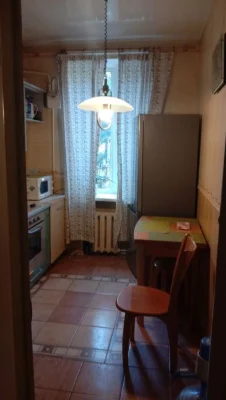 I am selling a 3-room apartment in the center of Zaporizhia