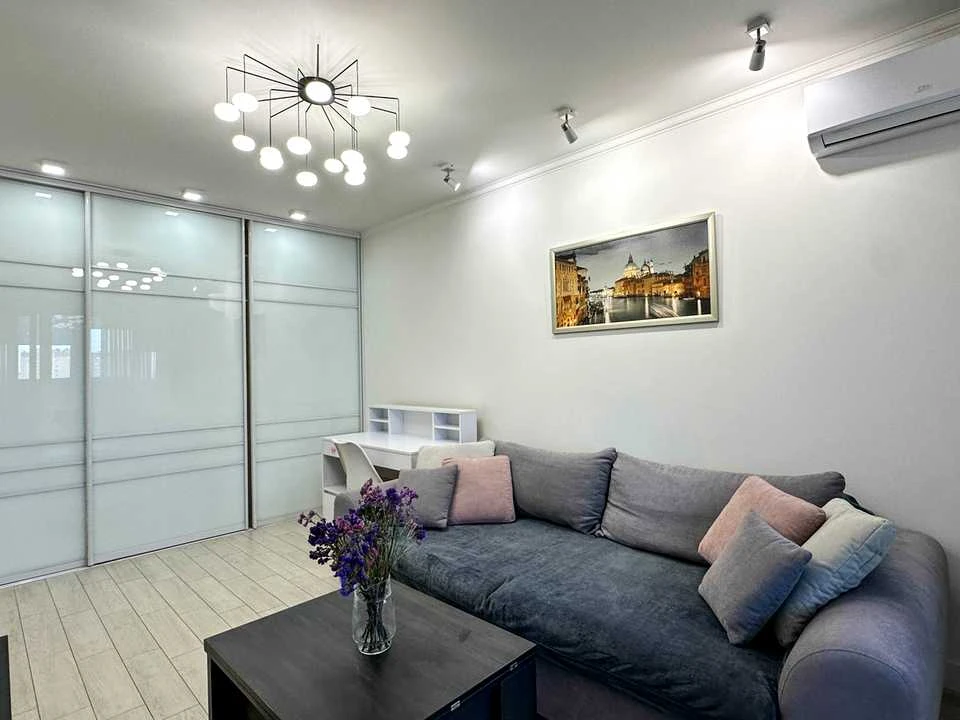 Apartment. European Union Avenue, Podil