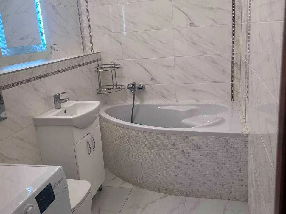 Квартира. Київ, Феодосійська вул.
