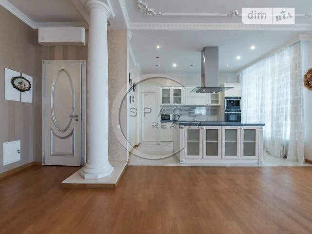 Sale of 2-room apartment 139 sq. m. on Andriy Verkhoglyada St. 5 • I
