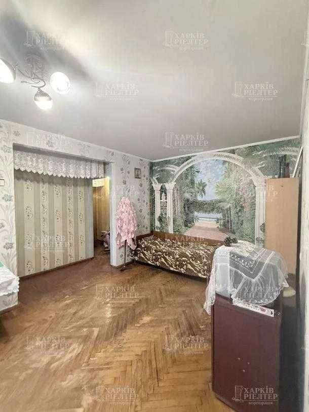 2 apartment New houses Byron Avenue Communal Market