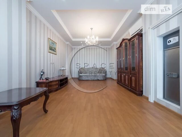 Sale of 2-room apartment 139 sq. m. on Andriy Verkhoglyada St. 5 • I