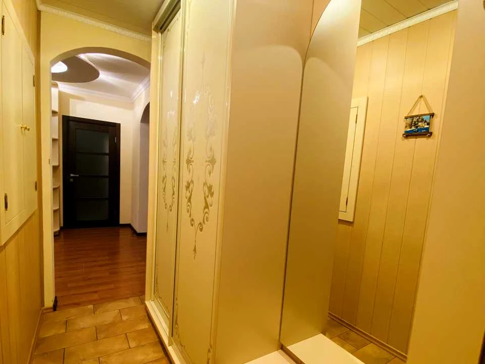 Квартира. Київ, вулиця Бориса Гмирі