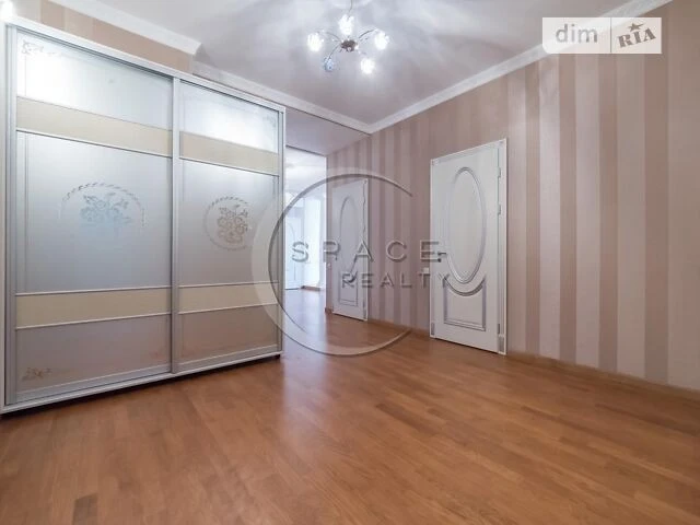 Sale of 2-room apartment 139 sq. m. on Andriy Verkhoglyada St. 5 • I