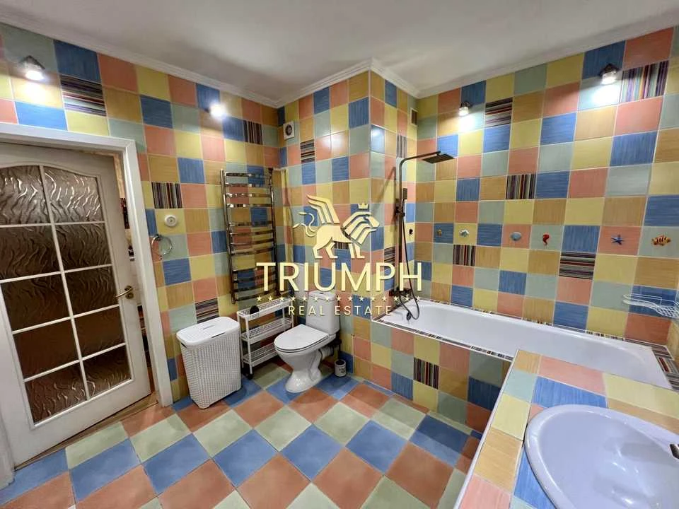 Apartment. Anna Akhmatova Street, Kyiv