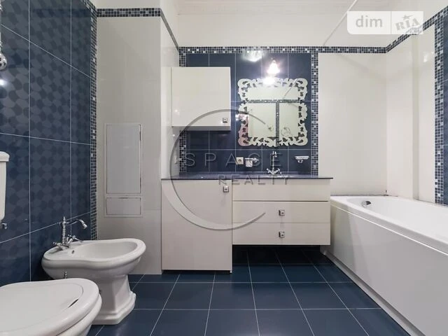 Sale of 2-room apartment 139 sq. m. on Andriy Verkhoglyada St. 5 • I