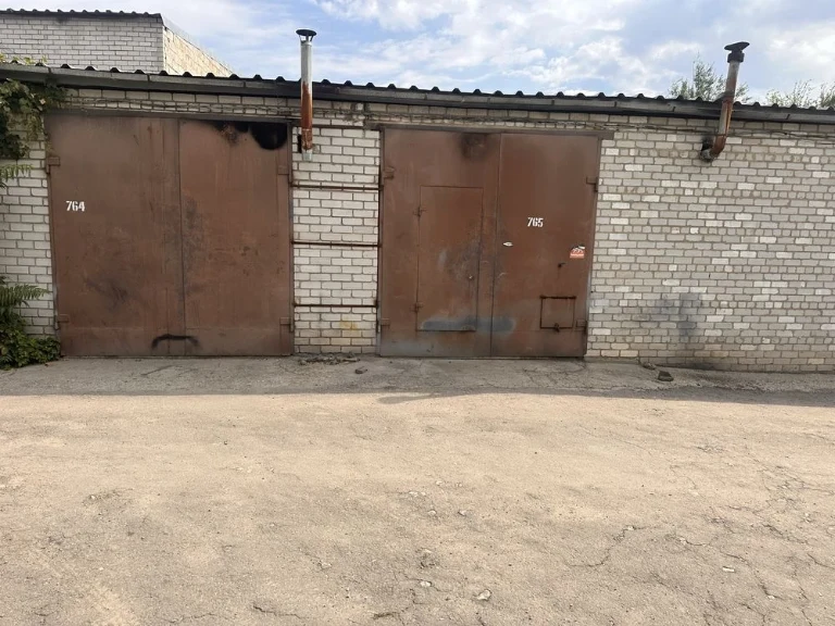 Garage box on Kroto