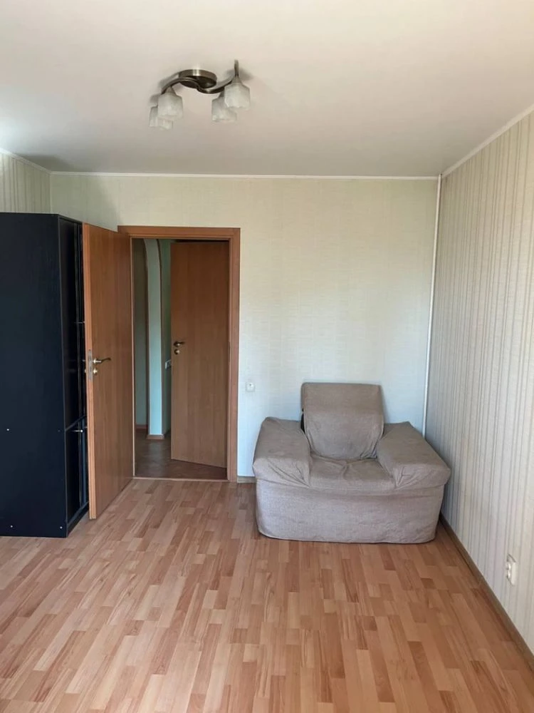 Продається квартира 3-кімнатна в Таїрові