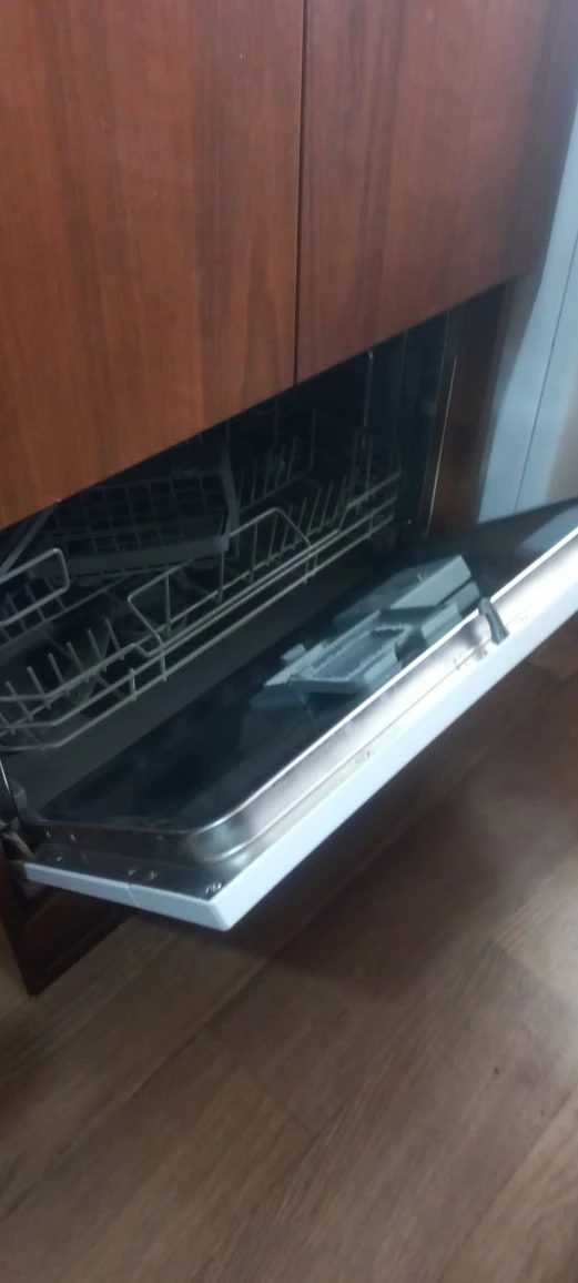 Продам чистеньку однокімнатну в Солом'янському районі,  вули