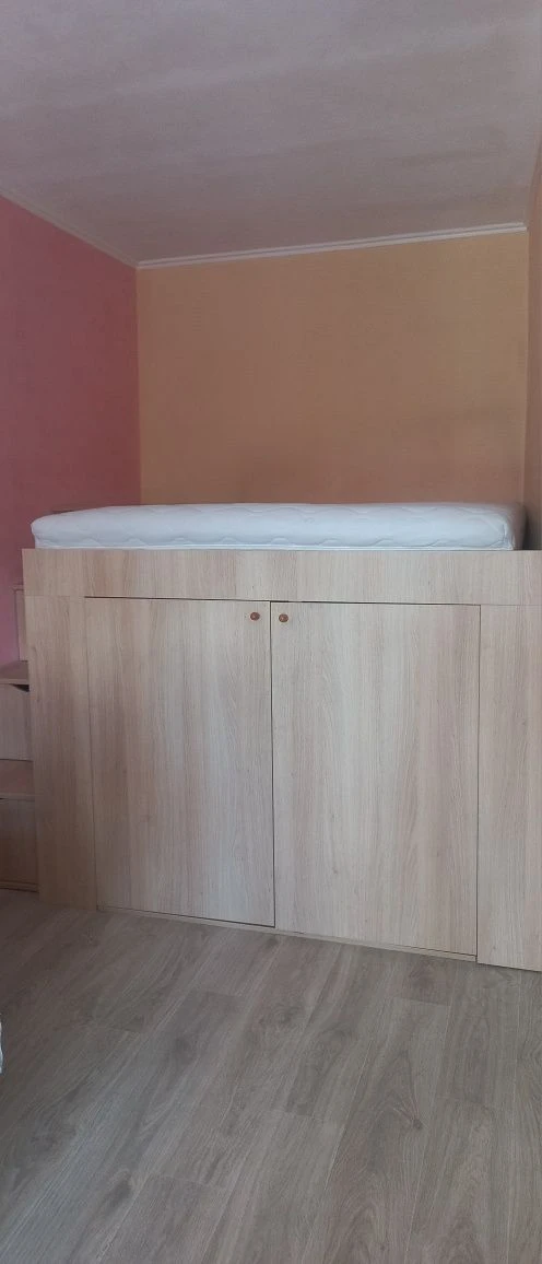 Продам чистеньку однокімнатну в Солом'янському районі,  вули