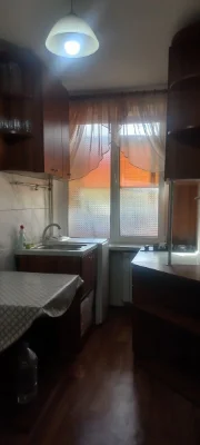 Продам чистеньку однокімнатну в Солом'янському районі,  вули