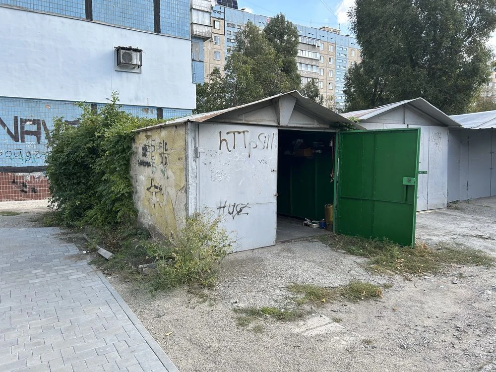 For sale Metal Garage