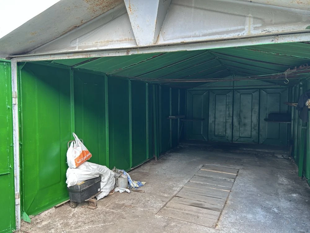 For sale Metal Garage