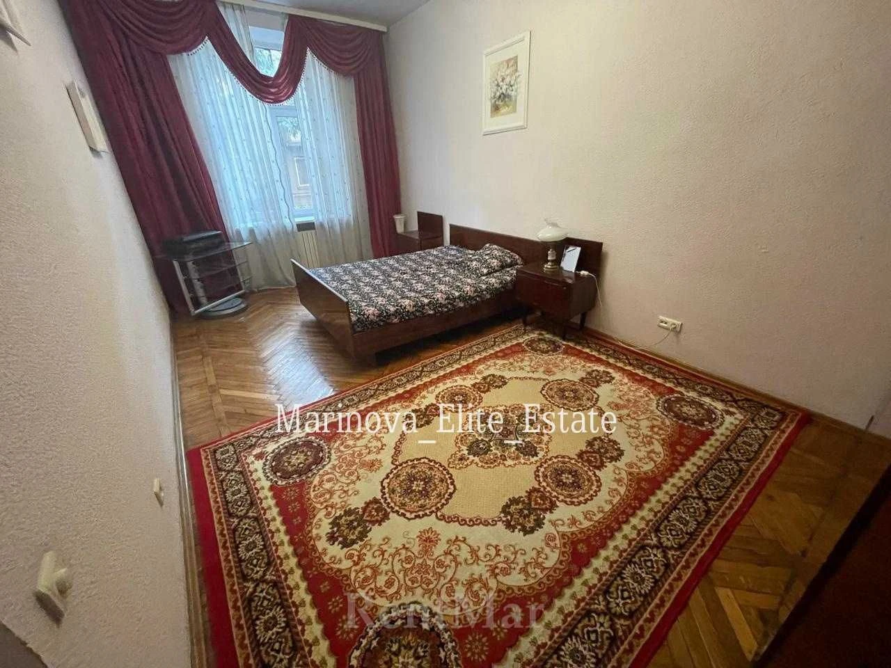 Two-bedroom apartment in the Center, Greek / Canat Street
