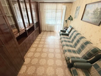 For sale, a great 2-room apartment in the city center. Garden Street