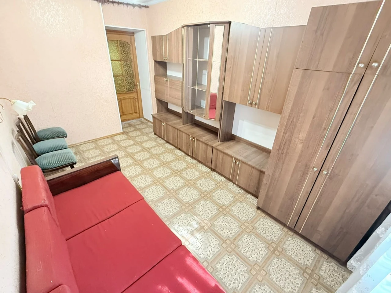 For sale, a great 2-room apartment in the city center. Garden Street