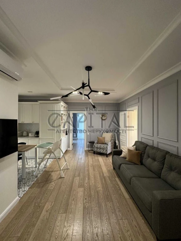 Apartment for Sale with GAS, Solomyany District, Klinichna Street