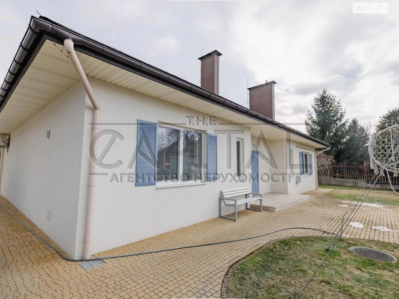 Long-Term Rental House, Holosiiv