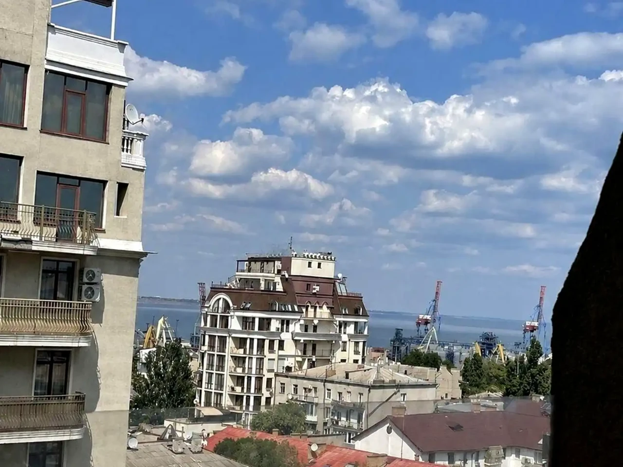 Продажа квартиры 3-комнатной 112 м² 11/12 этаж