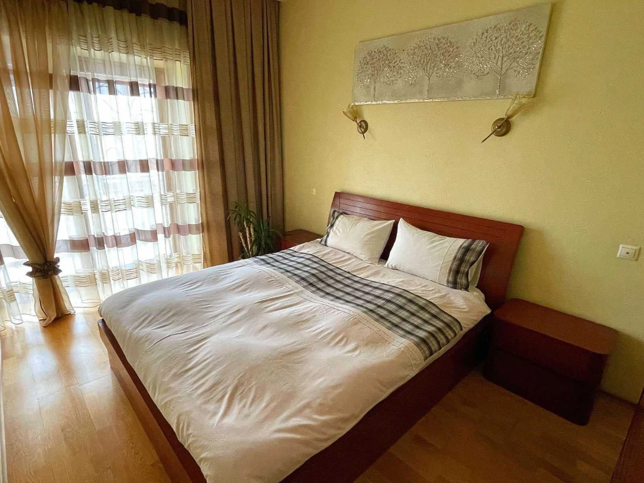 Spacious 2-bedroom apartment in the city center, Passage L.P.