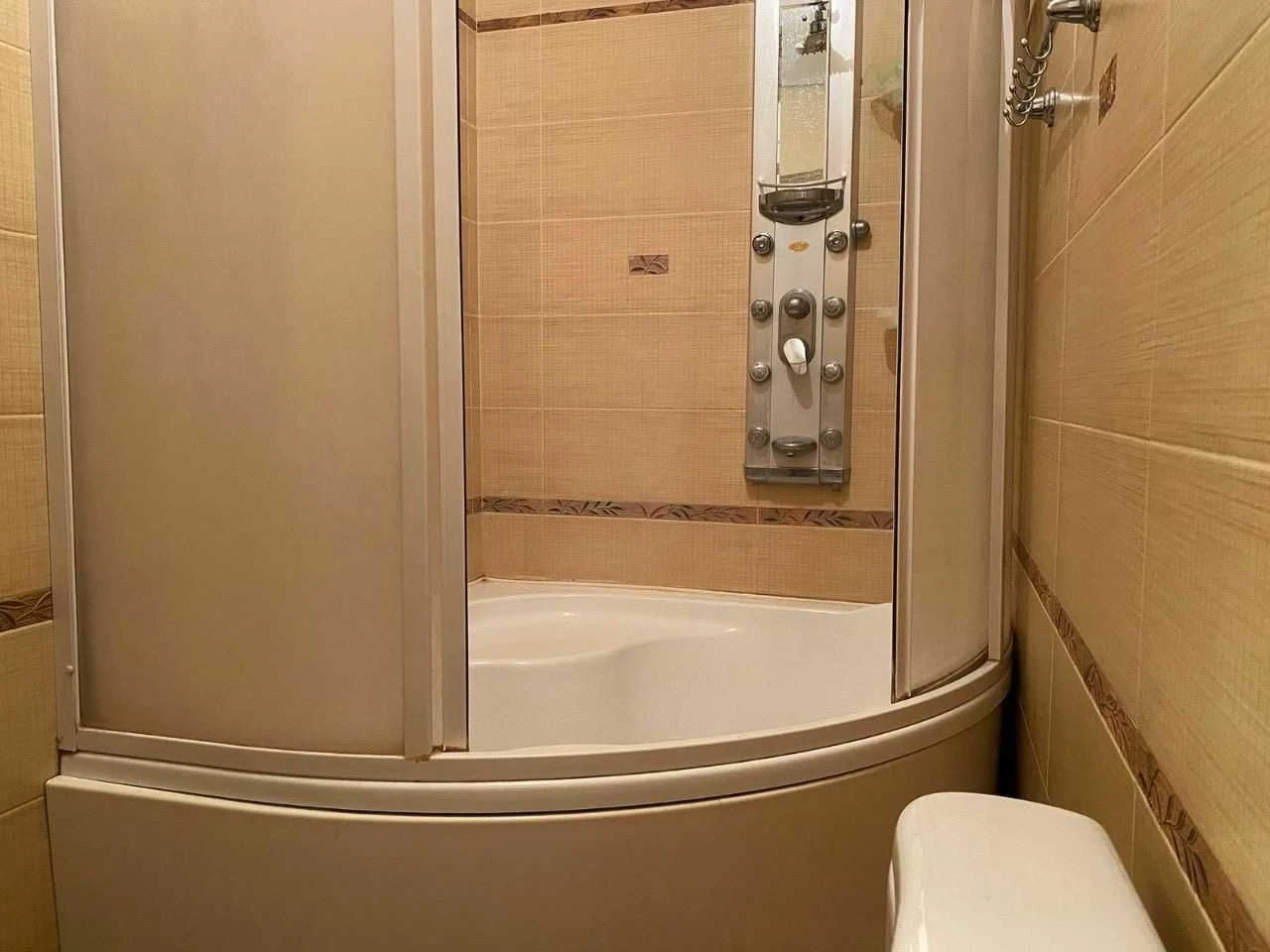 Spacious 2-bedroom apartment in the city center, Passage L.P.
