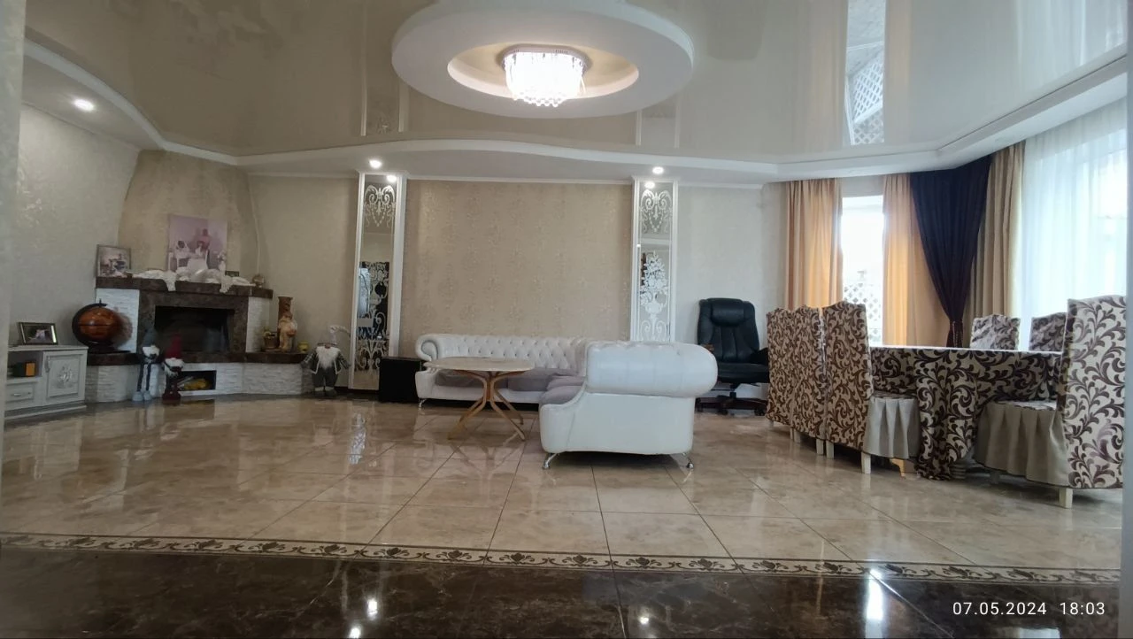 Продаж будинку 240 м з меблями та технікою