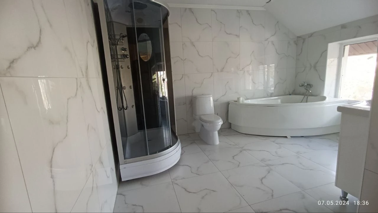 Продаж будинку 240 м з меблями та технікою