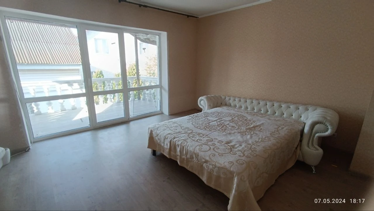 Продаж будинку 240 м з меблями та технікою