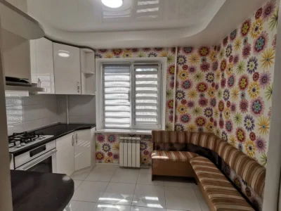 Продпж 2-кімнатноі квартири в центрі міста