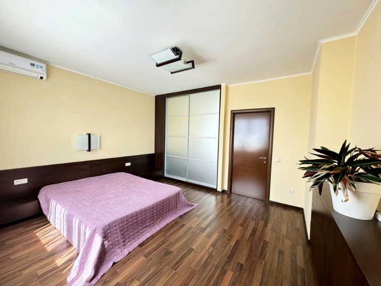Apartment. Alexander Mishugy Street, Kyiv