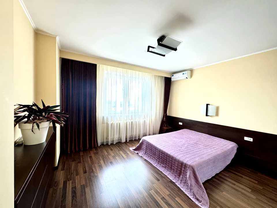 Apartment. Alexander Mishugy Street, Kyiv