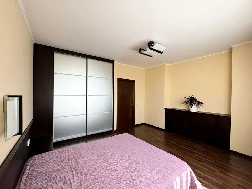 Apartment. Alexander Mishugy Street, Kyiv