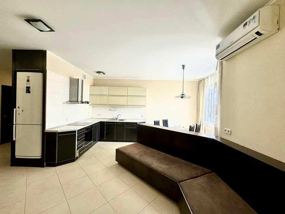 Apartment. Alexander Mishugy Street, Kyiv