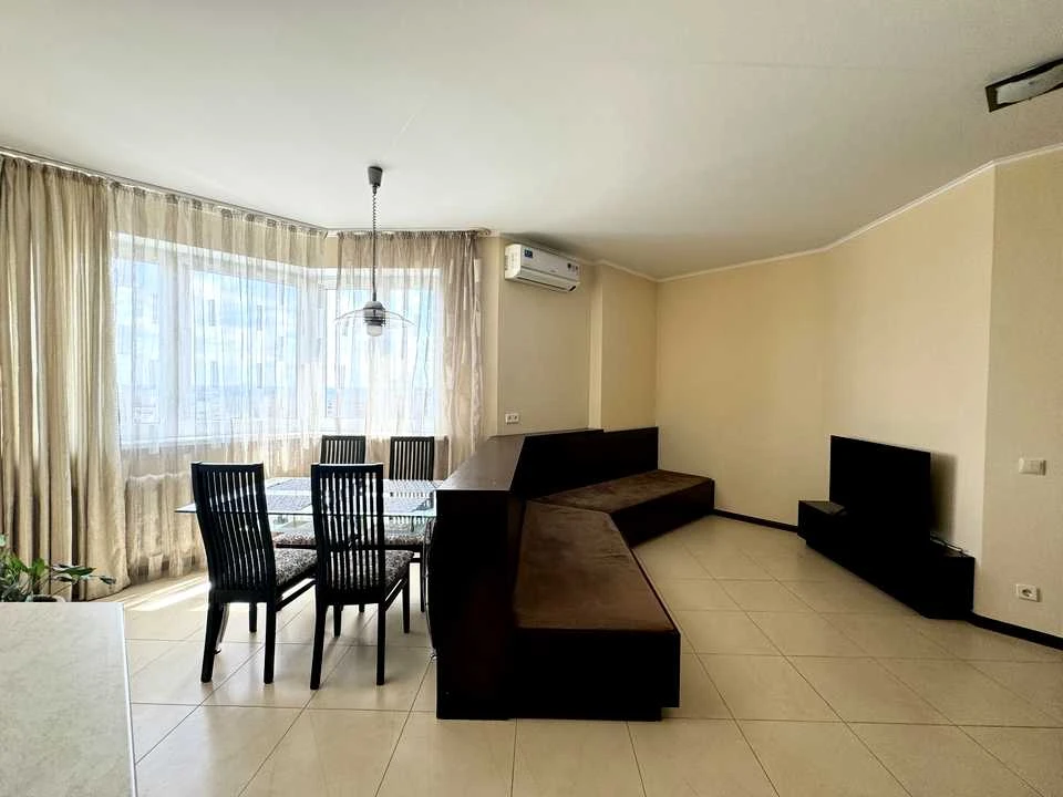 Apartment. Alexander Mishugy Street, Kyiv