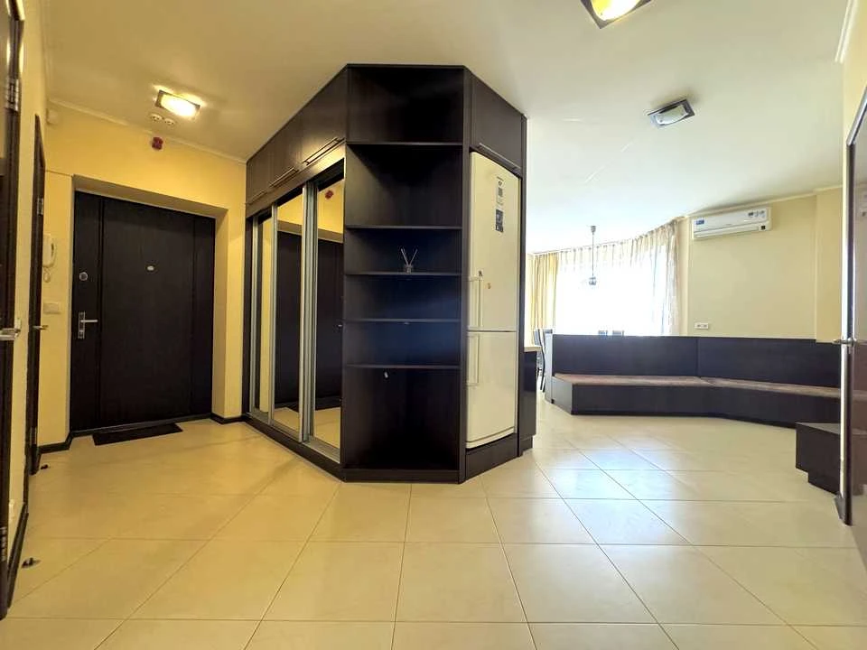 Apartment. Alexander Mishugy Street, Kyiv