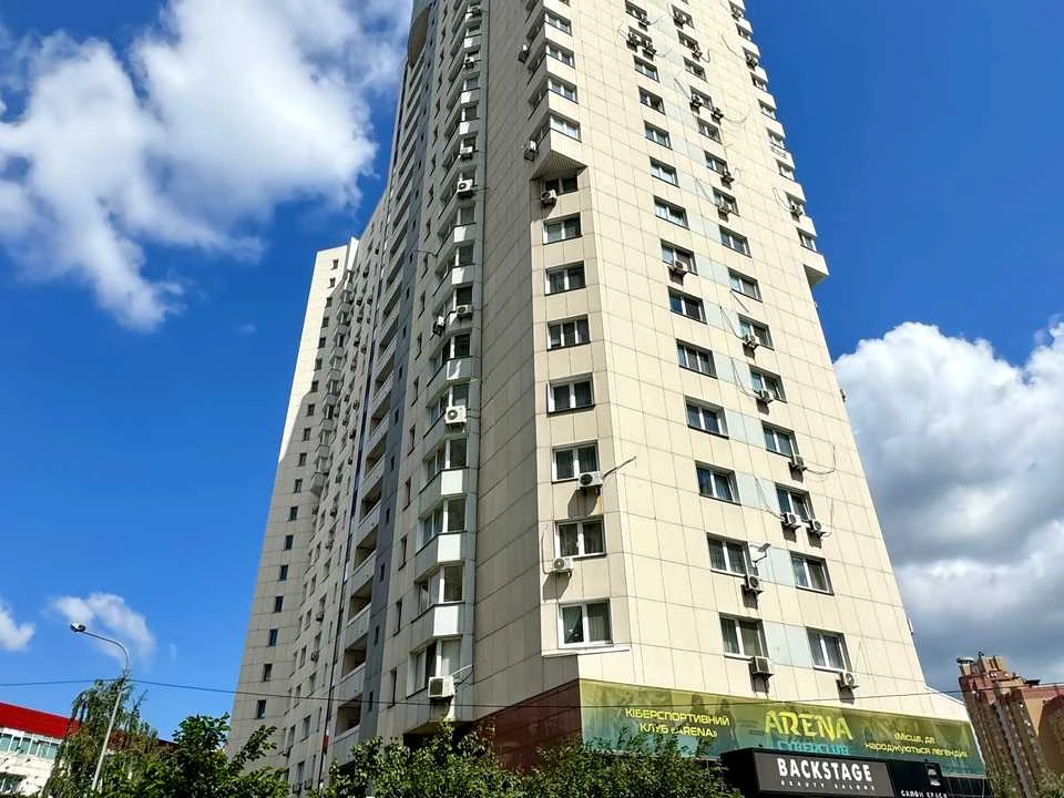 Apartment. Alexander Mishugy Street, Kyiv