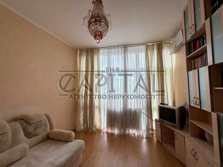 Apartment. Volodymyr Yasyuk Street, Kyiv