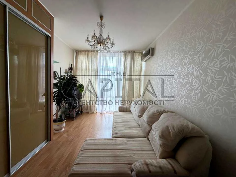 Apartment. Volodymyr Yasyuk Street, Kyiv