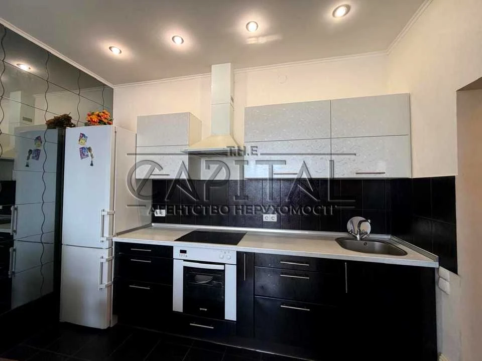 Apartment. Volodymyr Yasyuk Street, Kyiv