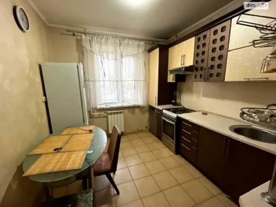 Продається Квартира в Троєщин